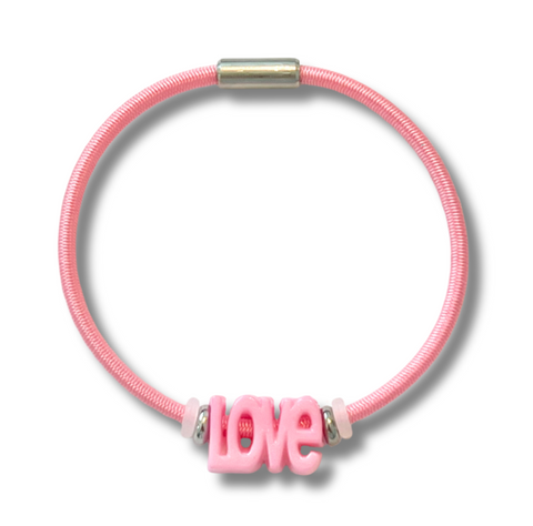 L O V E: pink